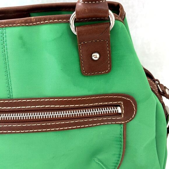 Chaps Kelly Green Nylon Shoulder Bag - Picture 13 of 14